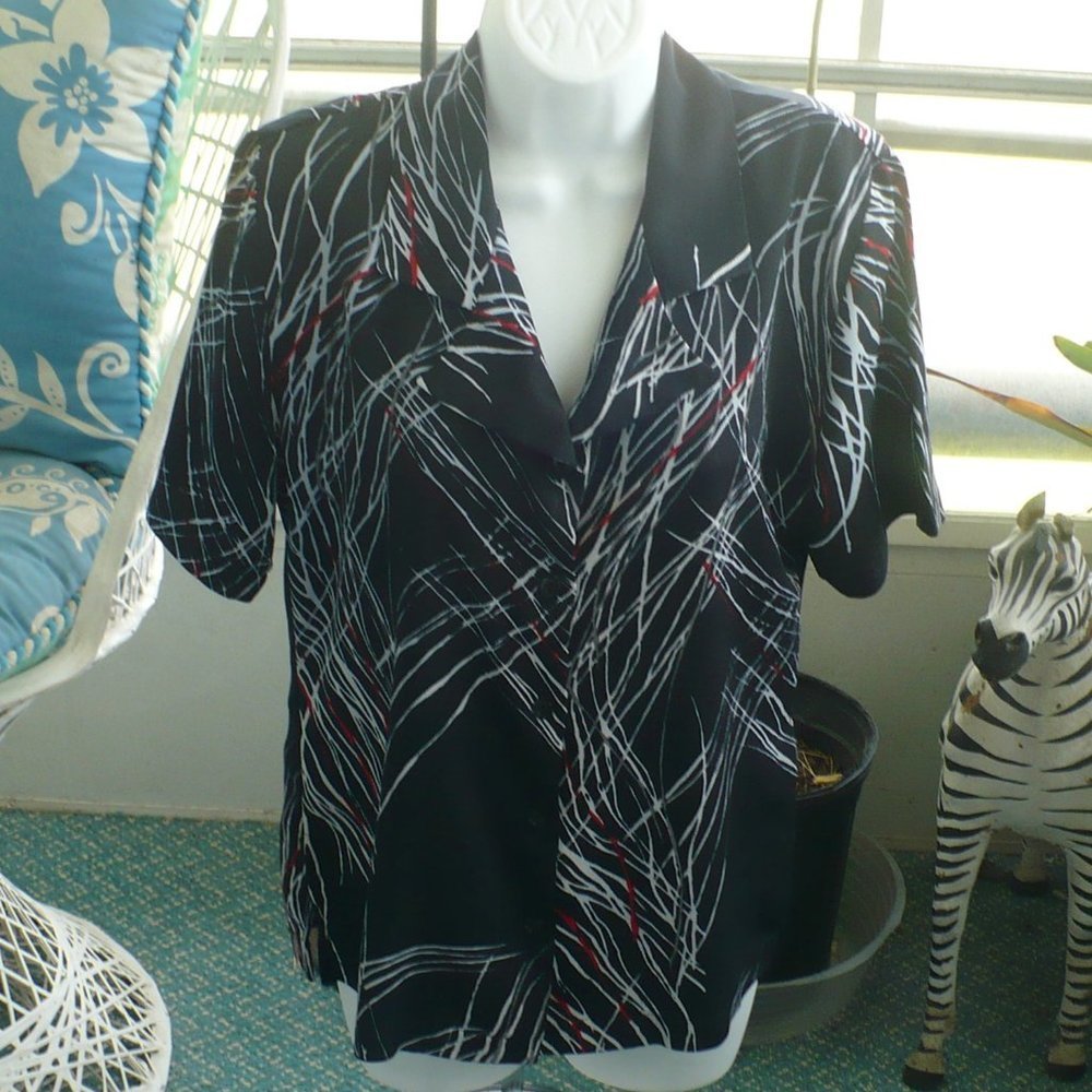 ❤️Sabrina Blouse Black - Gray & Red Lines Medium
